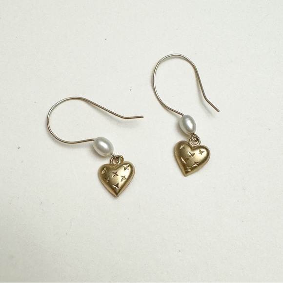 Dainty Heart Pearl Earrings 14k Yellow Gold Vintage - Picture 2 of 8
